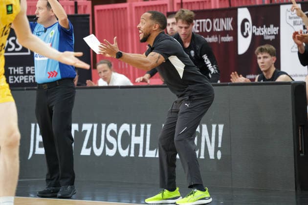 Tim Black (Nuernberg Falcons, Chef-Trainer), GER, Tigers Tuebingen vs. Nuernberg Falcons, Basketball, ProA, 3. Spieltag, Spielzeit 2026 2027, 04.10.2026 GER, Tigers Tuebingen vs. Nuernberg Falcons, Basketball, ProA, 3. Spieltag, Spielzeit 2026 2027, 04.10.2026 Tigers Tuebingen Copyright: xEibner-Pressefoto KirstenxJaegerx