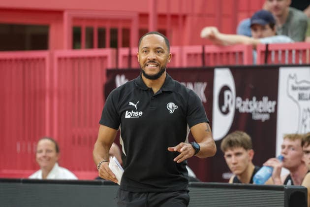 Tim Black (Nuernberg Falcons, Chef-Trainer), GER, Tigers Tuebingen vs. Nuernberg Falcons, Basketball, ProA, 3. Spieltag, Spielzeit 2026 2027, 04.10.2026 GER, Tigers Tuebingen vs. Nuernberg Falcons, Basketball, ProA, 3. Spieltag, Spielzeit 2026 2027, 04.10.2026 Tigers Tuebingen Copyright: xEibner-Pressefoto KirstenxJaegerx