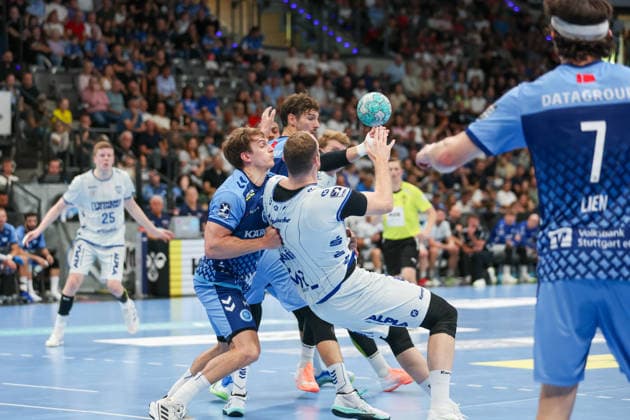 Lenny Rubin (TBV Lemgo Lippe, 44) wird blockiert GER, TVB Stuttgart vs. TBV Lemgo Lippe, Handball, Opel Handball-Bundesliga, 6. Spieltag, Spielzeit 2026 2027, 04.10.2026 GER, TVB Stuttgart vs. TBV Lemgo Lippe, Handball, Opel Handball-Bundesliga, 6. Spieltag, Spielzeit 2026 2027, 04.10.2026 Stuttgart Copyright: xEibner-Pressefoto SoerenxHerwegx EP_SHG