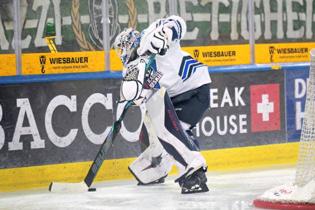 Philipp Maurer (EC Kassel Huskies, 33) Golaie am Puck Bietigheim Steelers vs. EC Kassel Huskies, Eishockey, DEL 2, 06.Hauptrundenspiel, Saison 2026 2027, 04.10.2026 Bietigheim Steelers vs. EC Kassel Huskies, Eishockey, DEL 2, 06.Hauptrundenspiel, Saison 2026 2027, 04.10.2026 Bietigheim Copyright: xEibner-Pressefotox EP_TBR
