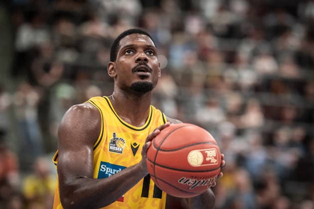 Darius Perry (MHP RIESEN Ludwigsburg, 11) - Freiwurf GER, MHP Riesen Ludwigsburg vs. VET-CONCEPT Gladiators Trier, Basketball Bundesliga, easycredit BBL, 4. Spieltag, Spielzeit 2026 2027, 04.10.2026 GER, MHP Riesen Ludwigsburg vs. VET-CONCEPT Gladiators Trier, Basketball Bundesliga, easycredit BBL, 4. Spieltag, Spielzeit 2026 2027, 04.10.2026 Ludwigsburg Copyright: xSandyxDinkelackerx EP_SDR