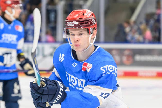 im Bild v.l. : Vadim Schreiner (Schwenninger Wild Wings), Freisteller, GER, BW, VS, Penny DEL, Eishockey Liga, Spieltag 6, Schwenninger Wild Wings vs Straubing Tigers in der Helios Arena in Villingen-Schwenningen, 04.10.2026, Copyright: HMBxMedia UwexKoch