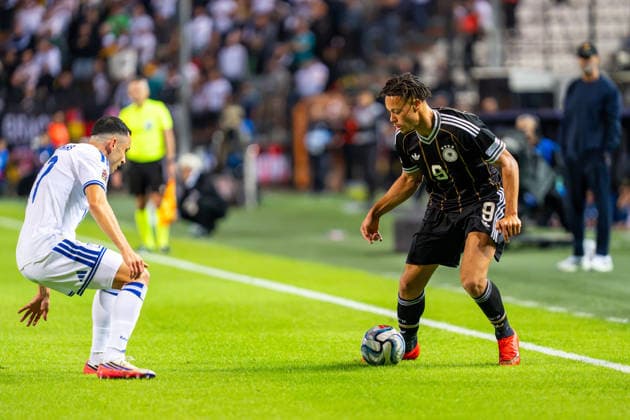 Derry Scherhant (Deutschland, Germany, 09) gegen Manolis Saliakas (Griechenland, 17) Griechenland vs. Deutschland, Fussball, UEFA Nations Leauge, 4. Spieltag, Saison 2026 2027, 04.10.2026 Griechenland vs. Deutschland, Fussball, UEFA Nations Leauge, 4. Spieltag, Saison 2026 2027, 04.10.2026 Thessaloniki Copyright: xEibner-Pressefoto J.xDerondeaux EP_JDU
