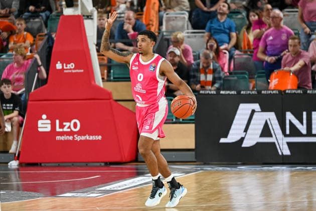 Dmitrik Trice (RASTA Vechta, 00) RASTA Vechta vs. Basketball Loewen Braunschweig , easyCredit Basketball Bundesliga, 4. Spieltag, Saison 2026 2027, 05.10.2026, RASTA Vechta vs. Basketball Loewen Braunschweig , easyCredit Basketball Bundesliga, 4. Spieltag, Saison 2026 2027, 05.10.2026 Vechta Copyright: xEibner-Pressefoto RobertxGertzenx EP_RGN