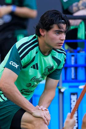 October 5, 2026, Los Angeles, California, USA: Dagoberto Espinoza 30 of Mexico during practice on Monday, October 5, 2026 at BMO Stadium in Los Angeles, California in preparation for an International Friendly, Länderspiel, Nationalmannschaft match against Chile on Tuesday October 6, 2026 at the Los Angeles Memorial Coliseum. ARIANA RUIZ PI Los Angeles USA - ZUMAp124 20261005_zaa_p124_034 Copyright: xArianaxRuizx
