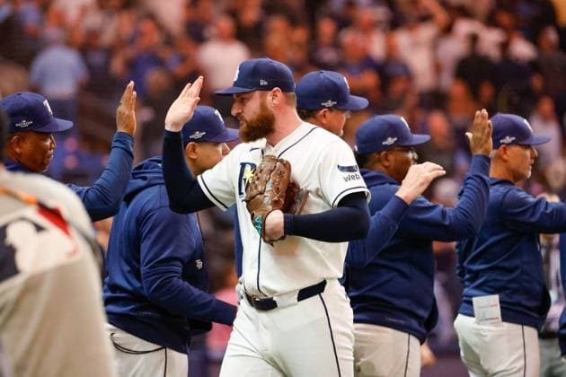 October 5, 2026, St. Petersburg, Florida, USA: The Tampa Bay Rays celebrate, when they defeat the New York Yankees, 5-2, during the end of the game at Tropicana Field on Monday, Oct. 5, 2026, in St. Petersburg. Florida News - October 5, 2026 - ZUMAs70_ 0868678097st Copyright: xJeffereexWoox