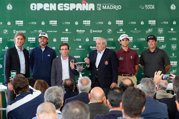 October 6, 2026, Madrid, Madrid, Spain: Angel Ayora, Gerard Tsobanian, CEO of the Open de Espao±a, Juan Guerrero-Burgos, Royal Spanish Golf Federation, Jose Luis Martinez-Almeida, Mayor of Madrid, Marco Penge and Patrick Reed pose for a photo during the presentation of the Open de Espao±a 2026 presented by Madrid at the Real Club de Campo Villa de Madrid on October 06, 2026 in Madrid, Spain. Madrid Spain - ZUMAa181 20261006_zaa_a181_049 Copyright: xDennisxAgyemanx