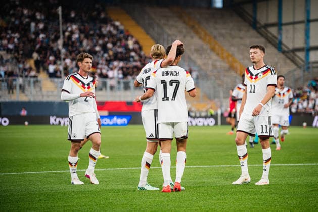 U21, U 21 EM-Qualifikation: Deutschland - Georgien, 06.10.2026 TOR, JUBEL zum 1:0 durch Noah Darvich (Deutschland, 17), hier mit Aljoscha Kemlein (Deutschland, 16) und Dženan PejÄinović (Deutschland, 11); Fußball, EM-Qualifikation U 21, 10. Spieltag: Deutschland vs. Georgien am 06.10.2026, Bielefeld DFB REGULATIONS PROHIBIT ANY USE OF PHOTOGRAPHS AS IMAGE SEQUENCES AND OR QUASI-VIDEO. Copyright: xBEAUTIFULxSPORTS Tonhäuserx