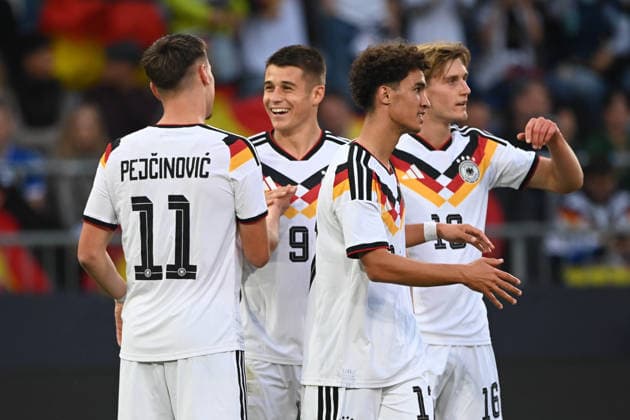 Noah DARVICH (GER) jubelt nach seinem Tor zum 1-0, Jubel, jubeln, Freude, cheers, mit Dzenan PEJCINOVIC (GER), Nicolo TRESOLDI (GER) und Aljoscha KEMLEIN (GER) Fussball Laenderspiel, U21, U 21 EM-Qualifikation, Deutschland - Georgien am 06.10.2026, Schueco-Arena Bielefeld, Â