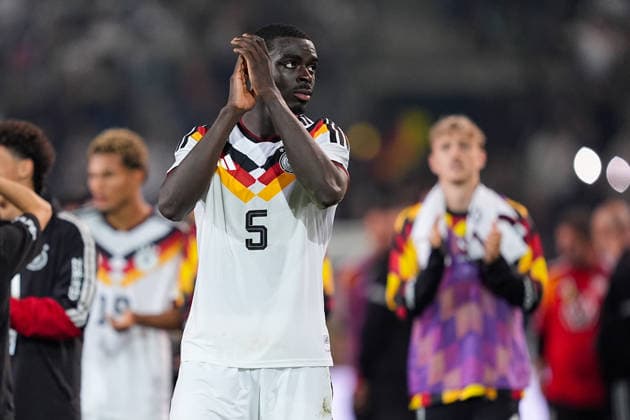 06.10.2026, xydrx, Herren, Fußball, Länderspiel, U21, U 21 EM-Qualifikation, Deutchland - Georgien, Saison 2026 2027, Schüco Arena: Joshua Quarshie (GER, 5) freut sich über den Sieg DFB regulations prohibit any use of photographs as image sequences and or quasi-video. Copyright: HMBxMedia YannisxDreimann