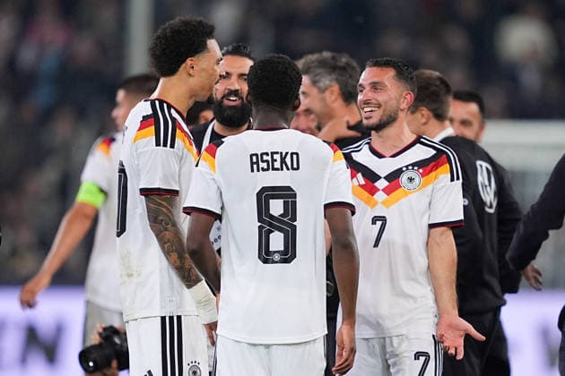 06.10.2026, xydrx, Herren, Fußball, Länderspiel, U21, U 21 EM-Qualifikation, Deutchland - Georgien, Saison 2026 2027, Schüco Arena: Fracis Onyeka (GER, 20) Noel Aseko (GER, 8) Arijon Ibrahimovic (GER, 7) freuen sich über den Sieg DFB regulations prohibit any use of photographs as image sequences and or quasi-video. Copyright: HMBxMedia YannisxDreimann