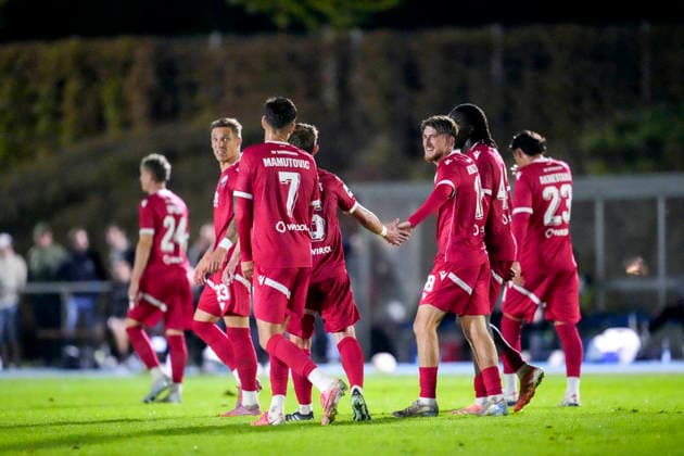 Spieler vom SV Sandhausen (SVS), jubeln über das Tor zum 0:4, Jubel, Torjubel, Torerfolg, celebrate the goal, goal, celebration, jubelt ueber das Tor, Freuen, Freude, freut sich, optimistisch, positiv, Spielszene, Highlight, Action, Aktion, 06.10.2026, Brühl (Deutschland), Fussball, bfv-Pokal, Achtelfinale, FV 1918 Brühl - SV Sandhausen