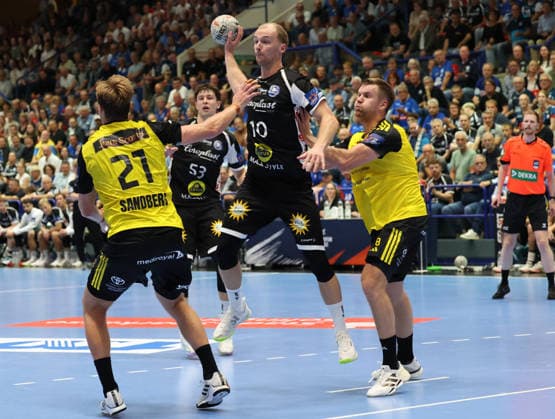 v.l. David Sandberg (IK Saevehof 21), Soeren Steinhaus (Bergischer HC 53), Fynn Hangstein (Bergischer HC 10), Birgir Steinn Jonsson (IK Saevehof 08) GER, Bergischer HC06 vs. IK Saevehof, Handball, EHF Europa League 2026 27, 2. Spieltag, Spielzeit 2026 2027, 06.10.2026 GER, Bergischer HC06 vs. IK Saevehof, Handball, EHF Europa League 2026 27, 2. Spieltag, Spielzeit 2026 2027, 06.10.2026 Solingen-Mitte Copyright: xEibner-Pressefoto ThomasxStoeckerx EP_TSR