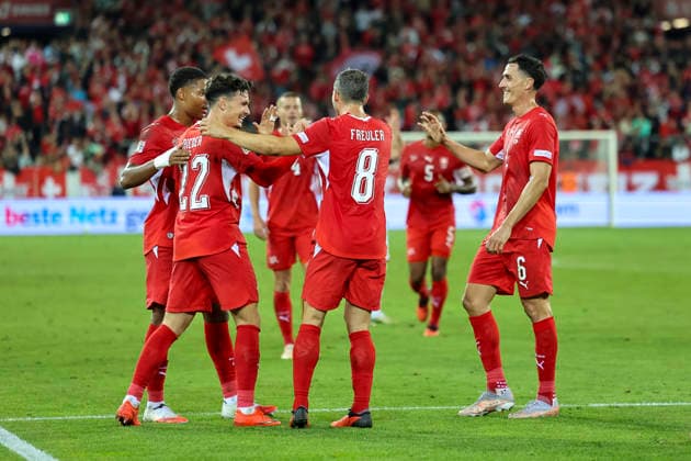 Torjubel Schweiz beim 1:0 durch Fabian Rieder (Schweiz, 22), Freude, Begeisterung, positive Emotionen, Torerfolg , Schweiz, UEFA , Nations League, Matchday 4, Schweiz vs. Nordmazedonien, 06.10.2026, Luzern Swissporarena Schweiz Copyright: xGrantxHubbsx