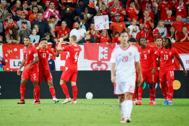 Torjubel Schweiz beim 3:0 durch Dan Ndoye (Schweiz, 11), Freude, Begeisterung, positive Emotionen, Torerfolg , Schweiz, UEFA , Nations League, Matchday 4, Schweiz vs. Nordmazedonien, 06.10.2026, Luzern Swissporarena Schweiz Copyright: xGrantxHubbsx