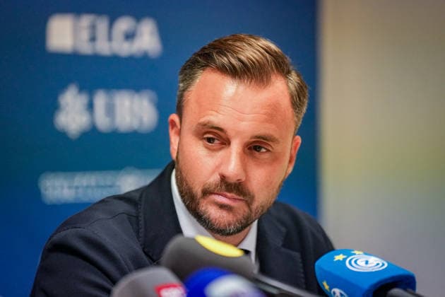 Schweiz, Zürich: Fussball - Grasshopper Club Zürich Vorstellung von Cheftrainer Olaf Janßen Ludovic Delechat, Verwaltungsratspräsident der Grasshopper Fussball AG (GFAG), bei der Medienkonferenz des Grasshopper Club Zürich (GCZ). Ludovic Delechat, GC Zürich, GCZ, Grasshoppers, Präsident, Verwaltungsratspräsident, GFAG, Bridge Football Group, Medienkonferenz, Pressekonferenz, Fussball, Super League, Zürich. Copyright: xJOERANxSTEINSIEKx