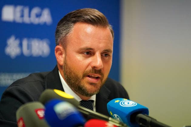 Schweiz, Zürich: Fussball - Grasshopper Club Zürich Vorstellung von Cheftrainer Olaf Janßen Ludovic Delechat, Verwaltungsratspräsident der Grasshopper Fussball AG (GFAG), bei der Medienkonferenz des Grasshopper Club Zürich (GCZ). Ludovic Delechat, GC Zürich, GCZ, Grasshoppers, Präsident, Verwaltungsratspräsident, GFAG, Bridge Football Group, Medienkonferenz, Pressekonferenz, Fussball, Super League, Zürich. Copyright: xJOERANxSTEINSIEKx