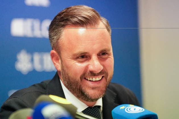 Schweiz, Zürich: Fussball - Grasshopper Club Zürich Vorstellung von Cheftrainer Olaf Janßen Ludovic Delechat, Verwaltungsratspräsident der Grasshopper Fussball AG (GFAG), bei der Medienkonferenz des Grasshopper Club Zürich (GCZ). Ludovic Delechat, GC Zürich, GCZ, Grasshoppers, Präsident, Verwaltungsratspräsident, GFAG, Bridge Football Group, Medienkonferenz, Pressekonferenz, Fussball, Super League, Zürich. Copyright: xJOERANxSTEINSIEKx