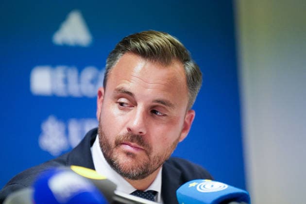 Schweiz, Zürich: Fussball - Grasshopper Club Zürich Vorstellung von Cheftrainer Olaf Janßen Ludovic Delechat, Verwaltungsratspräsident der Grasshopper Fussball AG (GFAG), bei der Medienkonferenz des Grasshopper Club Zürich (GCZ). Ludovic Delechat, GC Zürich, GCZ, Grasshoppers, Präsident, Verwaltungsratspräsident, GFAG, Bridge Football Group, Medienkonferenz, Pressekonferenz, Fussball, Super League, Zürich. Copyright: xJOERANxSTEINSIEKx