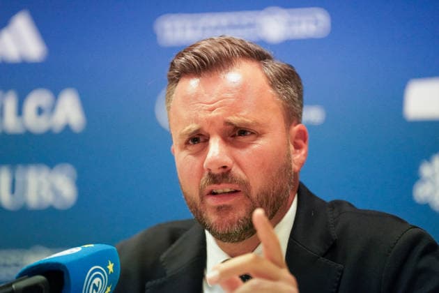 Ludovic Delechat, Verwaltungsratspräsident der Grasshopper Fussball AG (GFAG), bei der Medienkonferenz des Grasshopper Club Zürich (GCZ). Ludovic Delechat, GC Zürich, GCZ, Grasshoppers, Präsident, Verwaltungsratspräsident, GFAG, Bridge Football Group, Medienkonferenz, Pressekonferenz, Fussball, Super League, Zürich, Pressekonferenz, Medien, Mimik, Gesichtsausdruck, Emotion Copyright: xJOERANxSTEINSIEKx