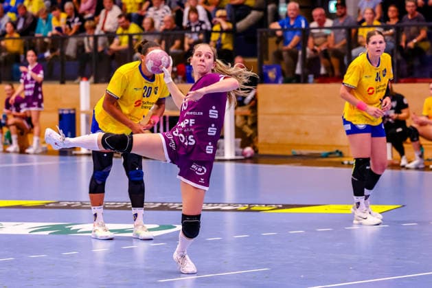 Johanna Farkas (TusSies Metzingen, 19) wirft den Ball, Strafwurf, Siebenmeter, GER, HC Leipzig vs. TusSies Metzingen, Handball, ALSCO Handball Bundesliga Frauen, 5. Spieltag, Spielzeit 2026 2027, 07.10.2026 GER, HC Leipzig vs. TusSies Metzingen, Handball, ALSCO Handball Bundesliga Frauen, 5. Spieltag, Spielzeit 2026 2027, 07.10.2026 Markranstaedt Copyright: xEibner-Pressefoto LauraxRoemerx EP_LRR