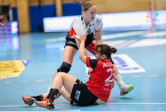 Natsuki Aizawa (Thueringer HC, 23), Nieke Kuehne (HSG Blomberg-Lippe, 09) GER, Thueringer HC gegen HSG Blomberg-Lippe, Handball, Alsco Handball Bundesliga Frauen, Saison 2026 2027, 5. Spieltag, Sonntag, 19.30 Uhr, 07.10.2026 GER, Thueringer HC gegen HSG Blomberg-Lippe, Handball, Alsco Handball Bundesliga Frauen, Saison 2026 2027, 5. Spieltag, Sonntag, 19.30 Uhr, 07.10.2026 Bad Langensalza Copyright: xMartinxHerbstx