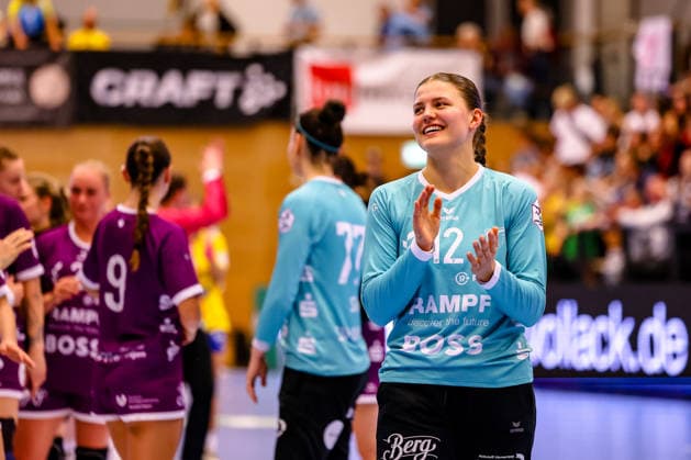Marie Weiss (TusSies Metzingen, 12) Jubel Freude nach dem Sieg , GER, HC Leipzig vs. TusSies Metzingen, Handball, ALSCO Handball Bundesliga Frauen, 5. Spieltag, Spielzeit 2026 2027, 07.10.2026 GER, HC Leipzig vs. TusSies Metzingen, Handball, ALSCO Handball Bundesliga Frauen, 5. Spieltag, Spielzeit 2026 2027, 07.10.2026 Markranstaedt Copyright: xEibner-Pressefoto LauraxRoemerx EP_LRR