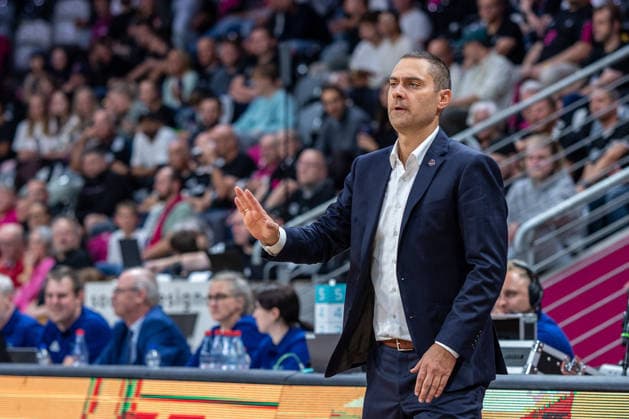Marko Stankovic (Telekom Baskets Bonn, Head Coach) gibt Anweisungen Telekom Baskets Bonn vs. FC Porto, Basketball, Basketball Champions League, 01. Spieltag, 2026 2027, 07.10.2026 Telekom Baskets Bonn vs. FC Porto, Basketball, Basketball Champions League, 01. Spieltag, 2026 2027, 07.10.2026 Bonn Copyright: xEibner-Pressefoto GerhardxWingenderx EP_GWR