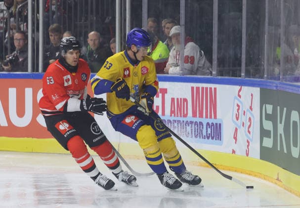 v.l. Patrick Russell (Koelner Haie 63), Kasper Larsen (Herning Blue Fox 33) GER, Koelner Haie vs. Herning Blue Fox, Eishockey, DEL, Spielzeit 2026 2027, 07.10.2026 GER, Koelner Haie vs. Herning Blue Fox, Eishockey, DEL, Spielzeit 2026 2027, 07.10.2026 Deutschland Copyright: xEibner-Pressefoto ThomasxStoeckerx EP_TSR