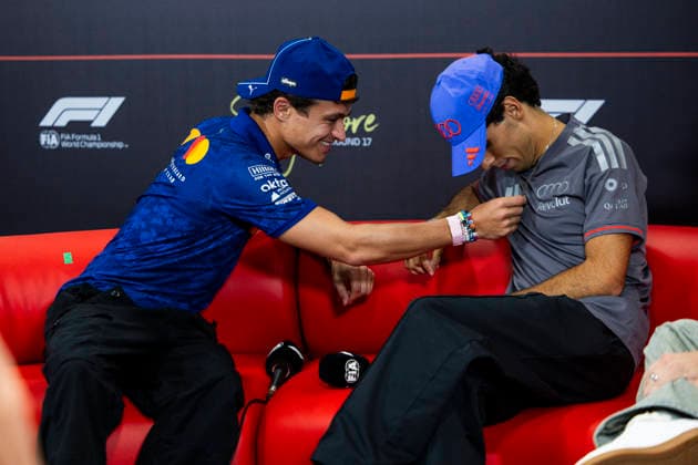 F1 - SINGAPORE GRAND PRIX 2026 NORRIS Lando (gbr), McLaren F1 Team MCL40, BORTOLETO Gabriel (bra), Audi F1 Team R26, portrait, pre-event press conference, PK, Pressekonferenz during the 2026 Formula 1 Singapore Grand Prix, 17th round of the 2026 Formula One World Championship, WM, Weltmeisterschaft from October 9 to 11, 2026 on the Marina Bay Street Circuit, in Singapore, Singapore - SingaporeSingapore Copyright: xJulienxDelfossex