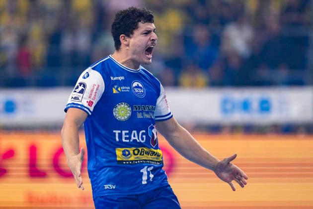 Torschütze Gian Attenhofer (ThSV, 11), Spieler vom ThSV Eisenach, jubelt über ein Tor, Jubel, jubeln, Torjubel, Torerfolg, celebrate the goal, goal, celebration, jubelt ueber das Tor, Freuen, Freude, freut sich, optimistisch, positiv, Spielszene, Highlight, Einzelbild, Einzelfoto, Aktion, Action, 08.10.2026, Mannheim (Deutschland), Handball, Bundesliga, Rhein-Neckar Löwen - ThSV Eisenach