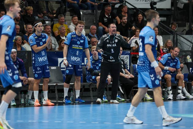 Misha Kaufmann (TVB Stuttgart, Trainer) GER, TVB Stuttgart vs. HSG Wetzlar, Handball, Opel Handball-Bundesliga, 8. Spieltag, Spielzeit 2026 2027, 08.10.2026 GER, TVB Stuttgart vs. HSG Wetzlar, Handball, Opel Handball-Bundesliga, 8. Spieltag, Spielzeit 2026 2027, 08.10.2026 Stuttgart Copyright: xEibner-Pressefoto SoerenxHerwegx EP_SHG