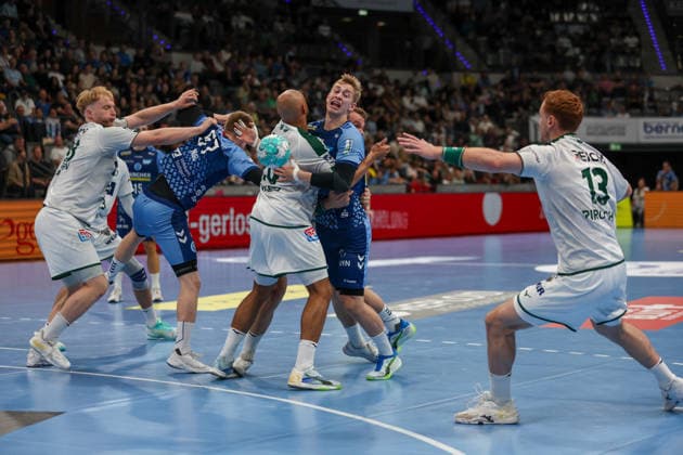 Torben Matzken (TVB Stuttgart, 22) verliert den Ball am Kreis GER, TVB Stuttgart vs. HSG Wetzlar, Handball, Opel Handball-Bundesliga, 8. Spieltag, Spielzeit 2026 2027, 08.10.2026 GER, TVB Stuttgart vs. HSG Wetzlar, Handball, Opel Handball-Bundesliga, 8. Spieltag, Spielzeit 2026 2027, 08.10.2026 Stuttgart Copyright: xEibner-Pressefoto SoerenxHerwegx EP_SHG