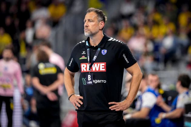 Maik Machulla (Trainer, Cheftrainer, RNL), Einzelbild, Einzelfoto, Aktion, Action, enttäuscht schauend, Enttäuschung, Frustration, disappointed, pessimistisch, mit leerem Blick, 08.10.2026, Mannheim (Deutschland), Handball, Bundesliga, Rhein-Neckar Löwen - ThSV Eisenach