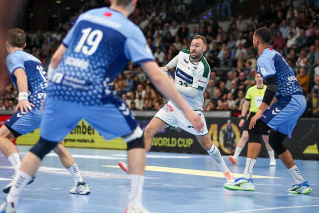 Jona Schoch (HSG Wetzlar, 22) GER, TVB Stuttgart vs. HSG Wetzlar, Handball, Opel Handball-Bundesliga, 8. Spieltag, Spielzeit 2026 2027, 08.10.2026 GER, TVB Stuttgart vs. HSG Wetzlar, Handball, Opel Handball-Bundesliga, 8. Spieltag, Spielzeit 2026 2027, 08.10.2026 Stuttgart Copyright: xEibner-Pressefoto SoerenxHerwegx EP_SHG