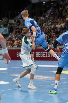 Linus Schmid (TVB Stuttgart, 19) steigt auf GER, TVB Stuttgart vs. HSG Wetzlar, Handball, Opel Handball-Bundesliga, 8. Spieltag, Spielzeit 2026 2027, 08.10.2026 GER, TVB Stuttgart vs. HSG Wetzlar, Handball, Opel Handball-Bundesliga, 8. Spieltag, Spielzeit 2026 2027, 08.10.2026 Stuttgart Copyright: xEibner-Pressefoto SoerenxHerwegx EP_SHG