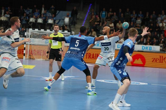 Cyrill Akakpo (HSG Wetzlar, 20) GER, TVB Stuttgart vs. HSG Wetzlar, Handball, Opel Handball-Bundesliga, 8. Spieltag, Spielzeit 2026 2027, 08.10.2026 GER, TVB Stuttgart vs. HSG Wetzlar, Handball, Opel Handball-Bundesliga, 8. Spieltag, Spielzeit 2026 2027, 08.10.2026 Stuttgart Copyright: xEibner-Pressefoto SoerenxHerwegx EP_SHG