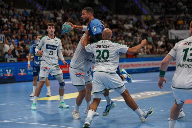 Philipp Ahouansou (TVB Stuttgart, 5) beim Wurf GER, TVB Stuttgart vs. HSG Wetzlar, Handball, Opel Handball-Bundesliga, 8. Spieltag, Spielzeit 2026 2027, 08.10.2026 GER, TVB Stuttgart vs. HSG Wetzlar, Handball, Opel Handball-Bundesliga, 8. Spieltag, Spielzeit 2026 2027, 08.10.2026 Stuttgart Copyright: xEibner-Pressefoto SoerenxHerwegx EP_SHG