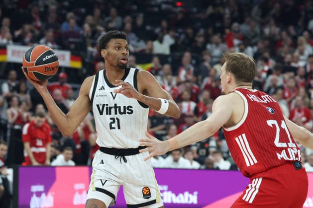 Derrick Alston Jr. (Virtus Bologna, 21) mit Ball mit Justuz Hollatz (FC Bayern Basketball, 21), GER, FC Bayern Basketball vs. Virtus Bologna, Basketball, Euroleague, 4. Spieltag, Saison 2026 2027, 08.10.2026, GER, FC Bayern Basketball vs. Virtus Bologna, Basketball, Euroleague, 4. Spieltag, Saison 2026 2027, 08.10.2026 Muenchen Copyright: xEibner-Pressefoto JennixMaulx EP_JML