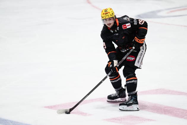 Anthony Romano (Loewen Frankfurt, 29) GER, Loewen Frankfurt vs. Krefeld Pinguine, Eishockey, PENNY DEL, 7. Spieltag, Spielzeit 2026 2027, 08.10.2026 GER, Loewen Frankfurt vs. Krefeld Pinguine, Eishockey, PENNY DEL, 7. Spieltag, Spielzeit 2026 2027, 08.10.2026 Frankfurt am Main Copyright: xEibner-Pressefoto AttilaxZigax EP_AZA