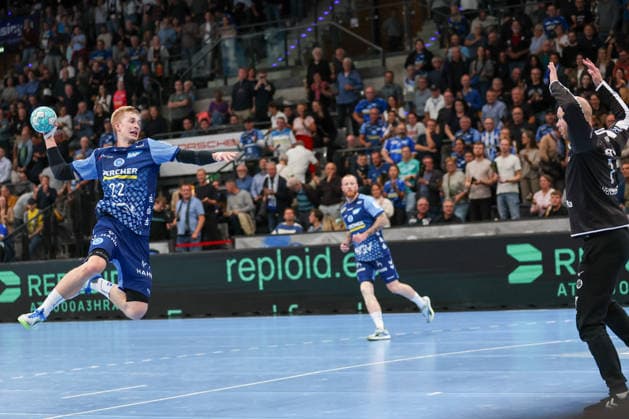 Torben Matzken (TVB Stuttgart, 22) beim Wurf GER, TVB Stuttgart vs. HSG Wetzlar, Handball, Opel Handball-Bundesliga, 8. Spieltag, Spielzeit 2026 2027, 08.10.2026 GER, TVB Stuttgart vs. HSG Wetzlar, Handball, Opel Handball-Bundesliga, 8. Spieltag, Spielzeit 2026 2027, 08.10.2026 Stuttgart Copyright: xEibner-Pressefoto SoerenxHerwegx EP_SHG