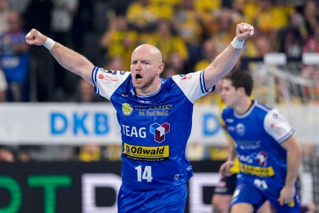 Torschütze Peter Walz (ThSV, 14), Spieler vom ThSV Eisenach, jubelt über ein Tor, Jubel, jubeln, Torjubel, Torerfolg, celebrate the goal, goal, celebration, jubelt ueber das Tor, Freuen, Freude, freut sich, optimistisch, positiv, Spielszene, Highlight, Einzelbild, Einzelfoto, Aktion, Action, 08.10.2026, Mannheim (Deutschland), Handball, Bundesliga, Rhein-Neckar Löwen - ThSV Eisenach