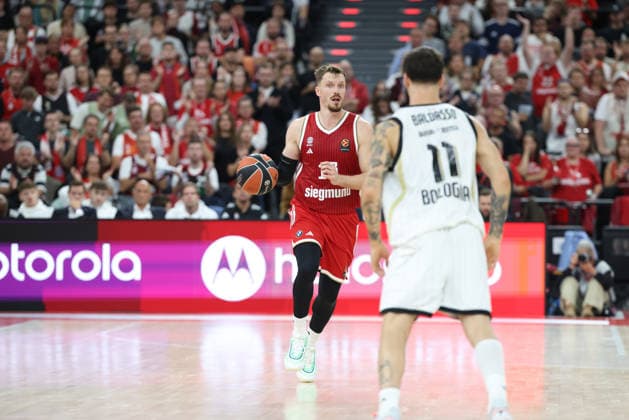 Andreas Obst (FC Bayern Basketball, 13) mit Tommaso Baldasso (Virtus Bologna, 11), GER, FC Bayern Basketball vs. Virtus Bologna, Basketball, Euroleague, 4. Spieltag, Saison 2026 2027, 08.10.2026, GER, FC Bayern Basketball vs. Virtus Bologna, Basketball, Euroleague, 4. Spieltag, Saison 2026 2027, 08.10.2026 Muenchen Copyright: xEibner-Pressefoto JennixMaulx EP_JML