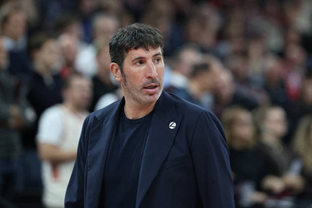 Alex Mumbru (Virtus Bologna, Chef-Trainer), GER, FC Bayern Basketball vs. Virtus Bologna, Basketball, Euroleague, 4. Spieltag, Saison 2026 2027, 08.10.2026, GER, FC Bayern Basketball vs. Virtus Bologna, Basketball, Euroleague, 4. Spieltag, Saison 2026 2027, 08.10.2026 Muenchen Copyright: xEibner-Pressefoto JennixMaulx EP_JML