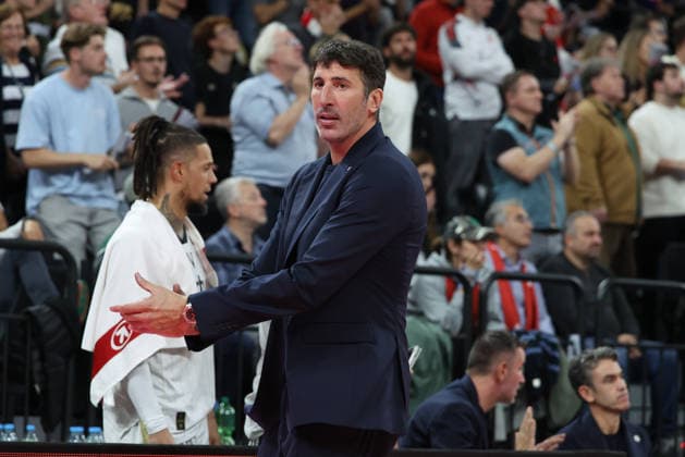Alex Mumbru (Virtus Bologna, Chef-Trainer) gestikuliert, GER, FC Bayern Basketball vs. Virtus Bologna, Basketball, Euroleague, 4. Spieltag, Saison 2026 2027, 08.10.2026, GER, FC Bayern Basketball vs. Virtus Bologna, Basketball, Euroleague, 4. Spieltag, Saison 2026 2027, 08.10.2026 Muenchen Copyright: xEibner-Pressefoto JennixMaulx EP_JML