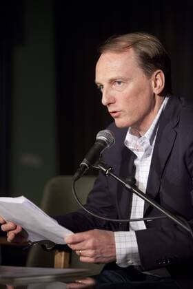 Der österreichische Autor Marc Elsberg liest aus seinem Roman BLACKOUT - Morgen ist es zu spät im Grünen Salon der Volksbühne am Rosa-Luxemburg-Platz in Berlin, Feuilleton, Kultur, Literatur, Lesung, Personen, Europa, Deutschland, Berlin,