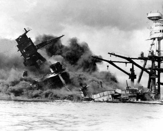 IMAGO History, Zweiter Weltkrieg: 1939 - 1945 The superstructure of the battleship Arizona crumples under Japanese bombing attack at Pearl Harbor, 7 December 1941. A bomb down a smokestack and one into her ammunition stores caused the ship to explode and sink, carrying 1,102 crew members to their death. , Vereinigte Staaten von Amerika, USA, 2., II., Weltkrieg, Krieg UnitedArchives00507278