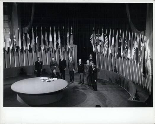 The Sam Francsco COnference - Delegates of Fifty Nations Not at San Francisco Between April 25 and June 26, 1945, Working on the Dumbarton Oaks Propossls, the Yalta Agreement, and Annomonte propoced by varous Goverment. The Conference agreed Upon The Charter of the United Nations and the Statute of the New International Court of Justice. The Charter was peased unenimously and signed by all the representatives. it cams into force on October 24, 1945, when China, Francs, the USSR, The United Kingdom and the United States and a Majority of the Other Signatories had filled their istruments of rebifisation. The Earl of Halifax, Ambassador to the United States, member of the Delegation from the United Kingdom, Signing the Charter at a Cere mony held at the Veterans War Memorial Building on 26 June, - ZUMAk09