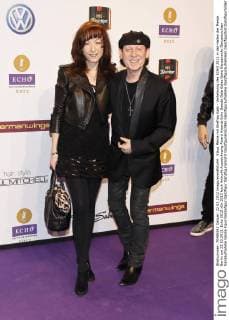 Klaus Meine mit Ehefrau Gabi - Verleihuing des ECHO 2012 in der Hallen der Messe Berlin am 22.03.2012. Echo 2012