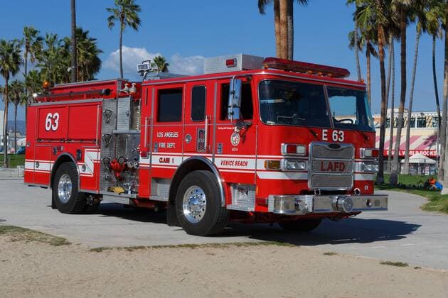 USA, United States of America, California, Los Angeles, 01.11.2016: Los Angeles City Fire Department, Löschzug, Löschfahrzeug am Strand von Venice Beach